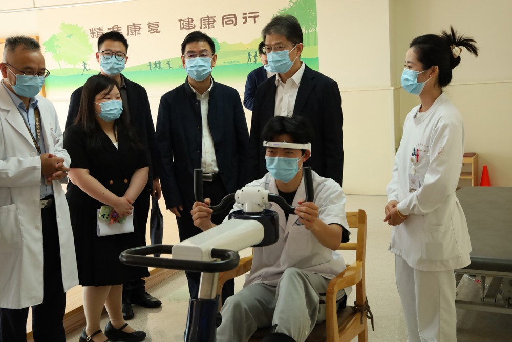 省政協醫衛界別組開展科技助殘調研活動